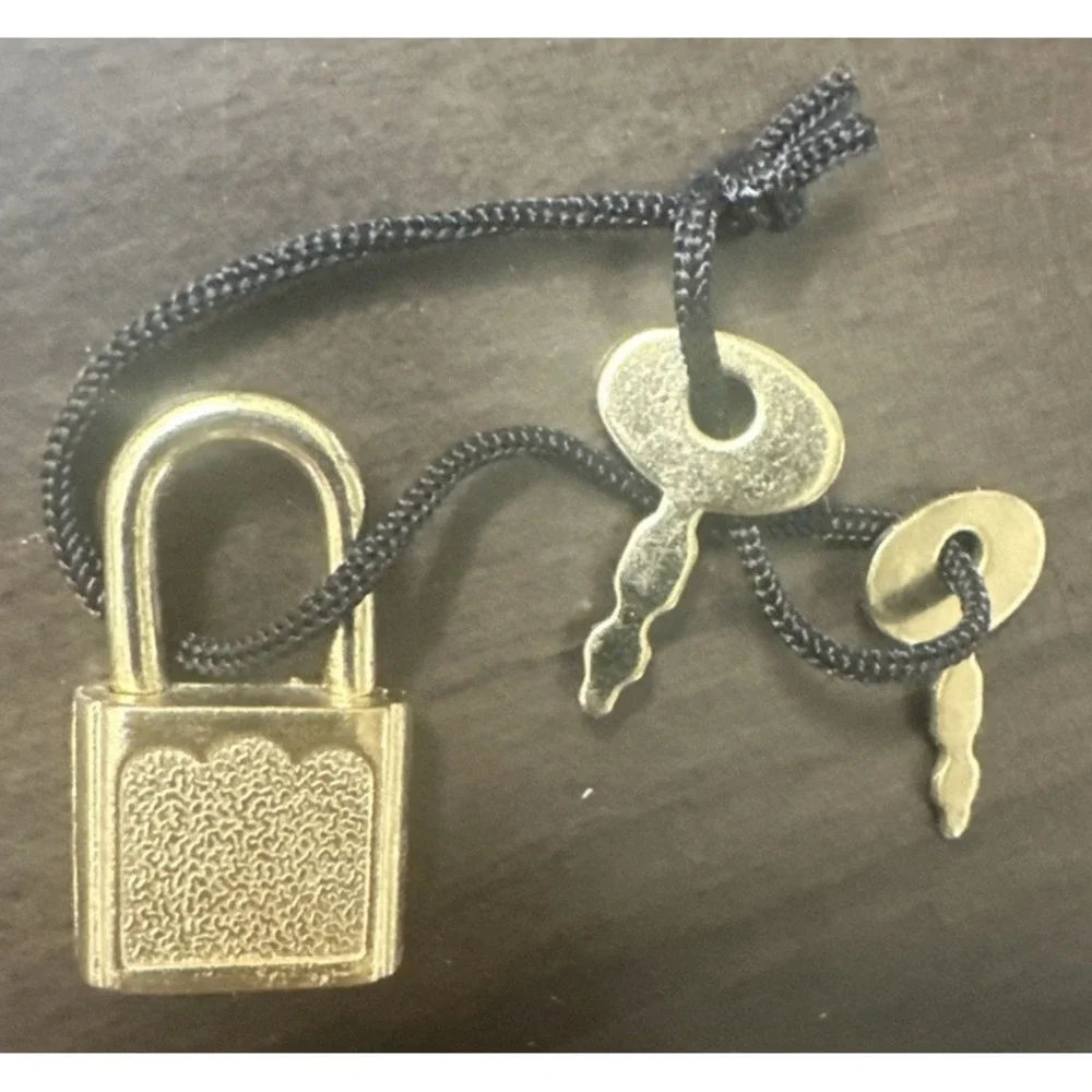 N/A family piece